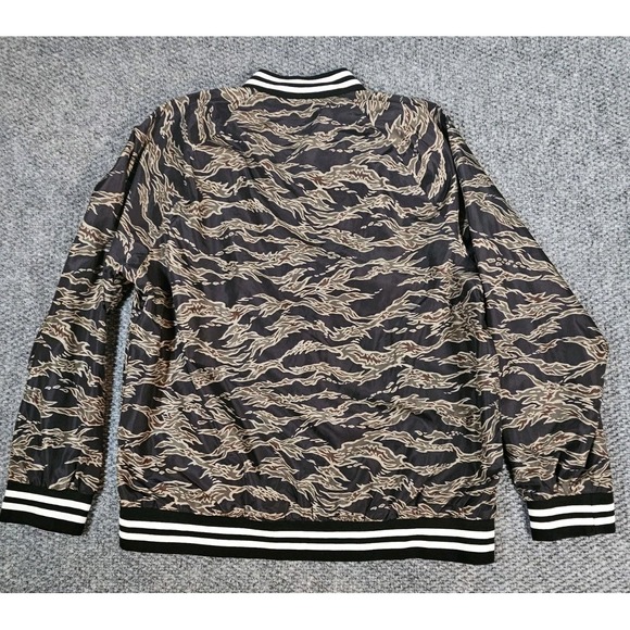 Elwood Men's Camo Jacket Size XL Polyester Streetwear Skater - Picture 10 of 10